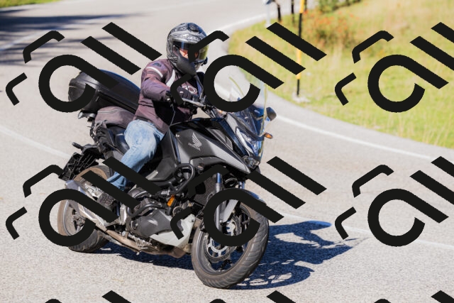 202509201055-_04A0420_c3