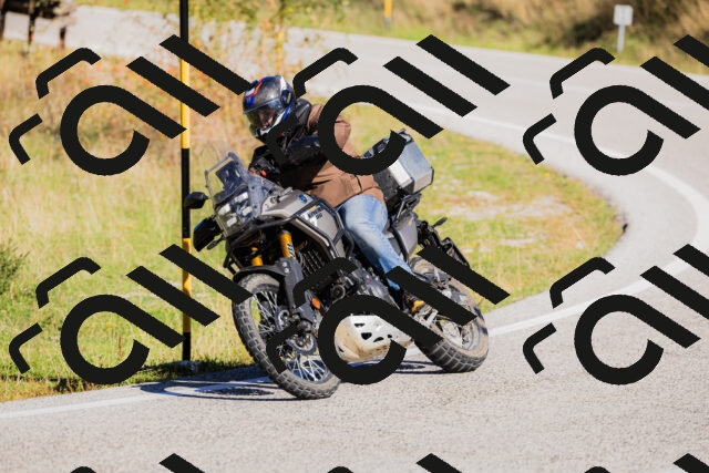 202509201057-_04A0443_c3