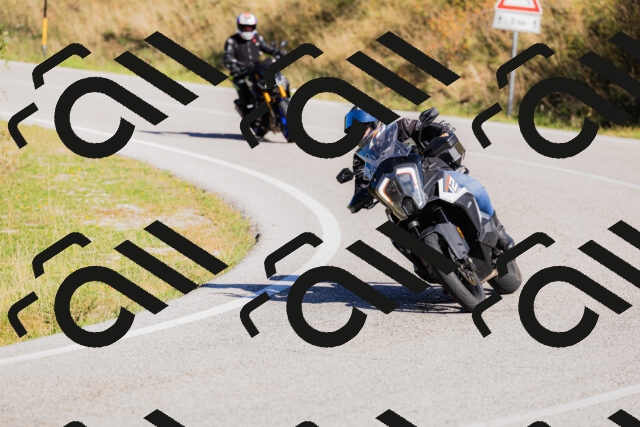 202509201101-_04A0486_c3