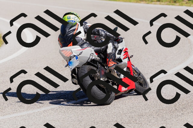 202509201118-_04A0628_c3