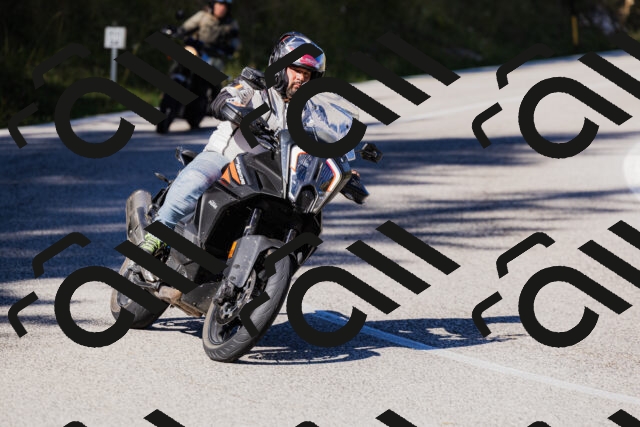 202509201123-_04A0682_c3