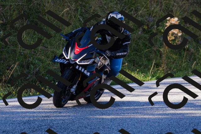 202509201127-_04A0755_c3