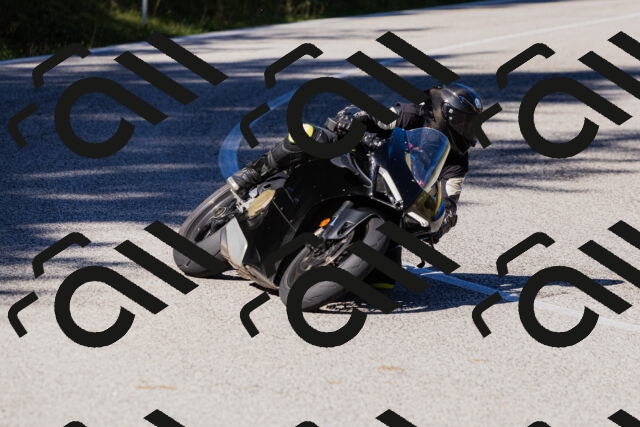 202509201128-_04A0768_c3