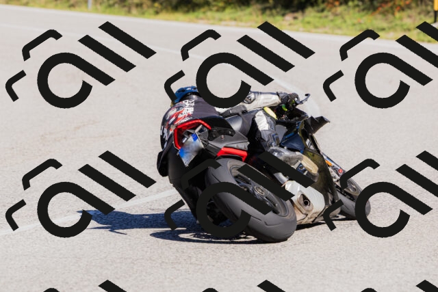 202509201128-_04A0772_c3