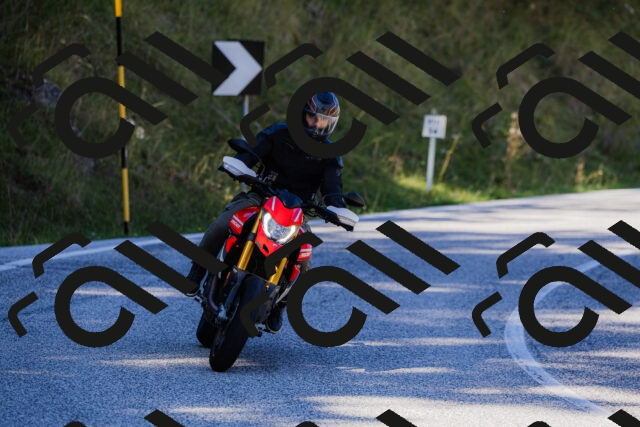 202509201128-_04A0777_c3