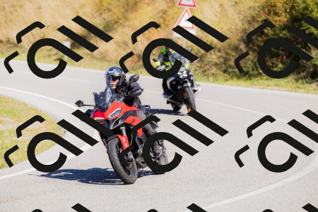 202509201135-_04A0850_c3