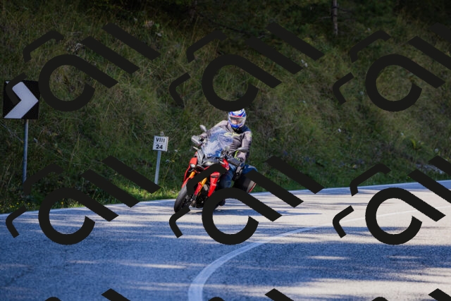 202509201135-_04A0855_c3