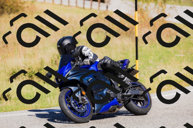 202509201139-_04A0870_c3