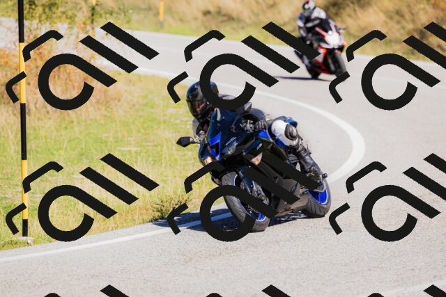 202509201139-_04A0873_c3