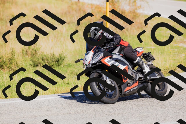 202509201139-_04A0876_c3