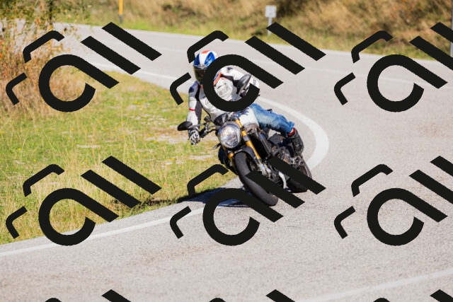 202509201139-_04A0880_c3