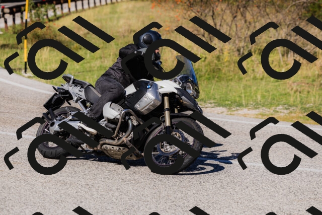 202509201140-_04A0889_c3