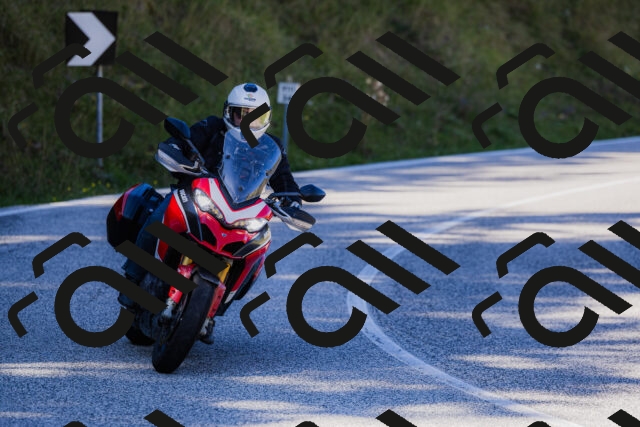 202509201145-_04A0923_c3