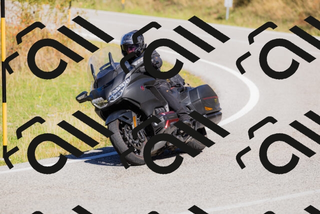 202509201148-_04A0937_c3