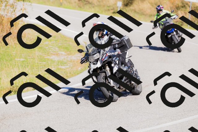 202509201152-_04A0988_c3