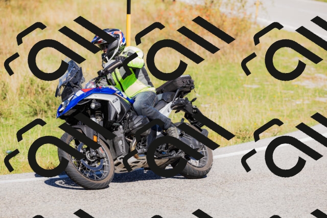 202509201152-_04A0990_c3