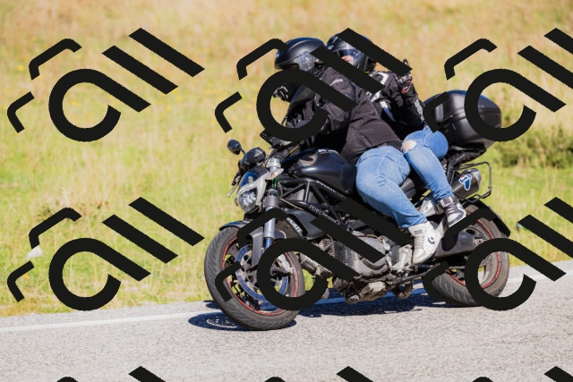 202509201153-_04A0993_c3