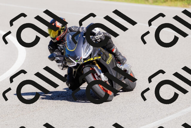 202509201153-_04A0996_c3