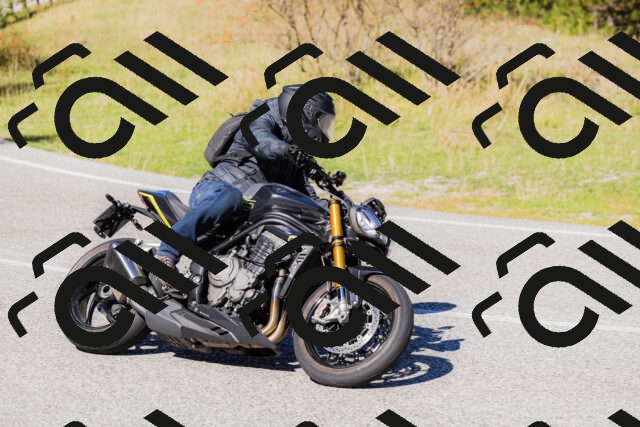 202509201157-_04A1034_c3