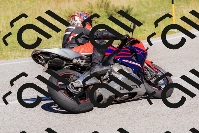 202509201157-_04A1042_c3