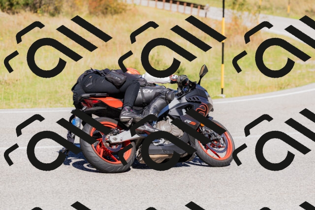 202509201201-_04A1112_c3