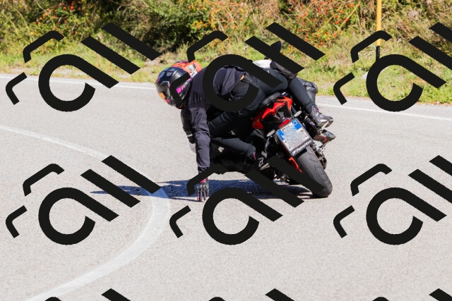 202509201201-_04A1114_c3