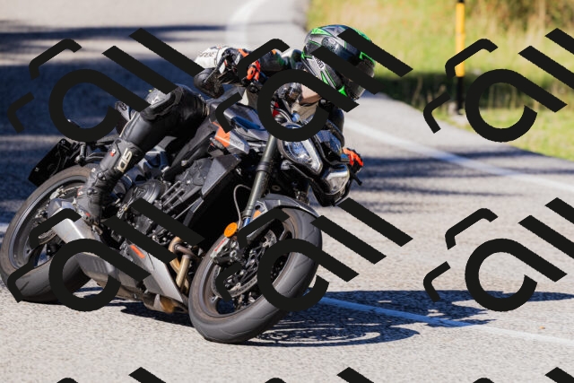 202509201208-_04A1203_c3