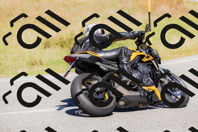 202509201210-_04A1231_c3