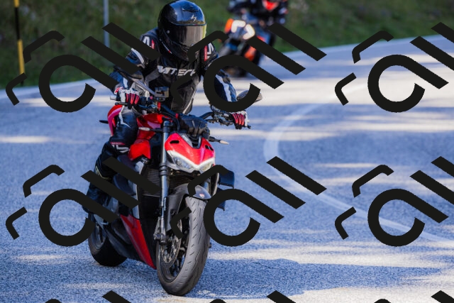 202509201210-_04A1239_c3