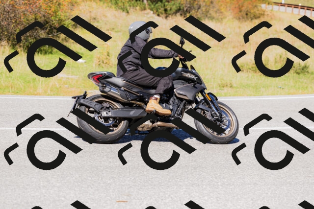 202509201250-_04A1578_c3