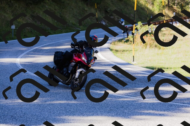 202509201302-_04A1663_c3