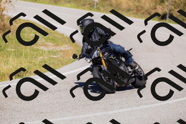 202509201303-_04A1670_c3