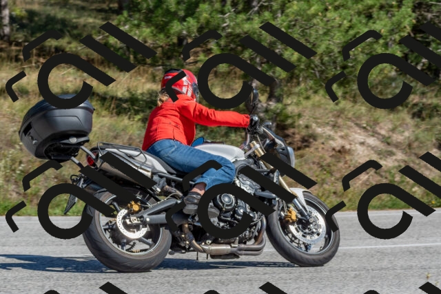 202509201426-DSC_3137_c4_