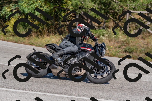 202509201431-DSC_3163_c4_