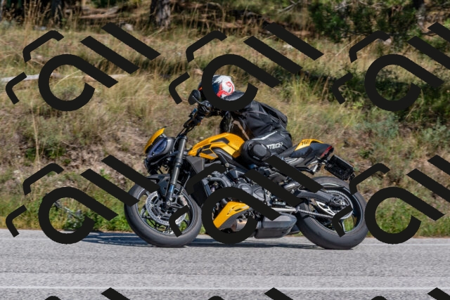 202509201433-DSC_3172_c4_