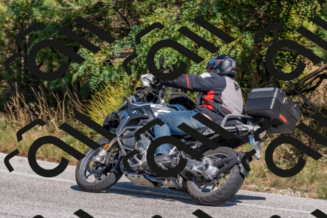 202509201437-DSC_3190_c4_