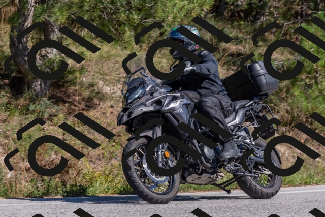 202509201442-DSC_3203_c4_