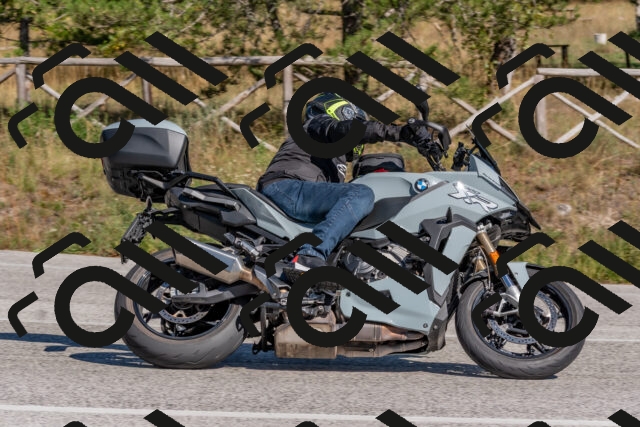 202509201442-DSC_3210_c4_