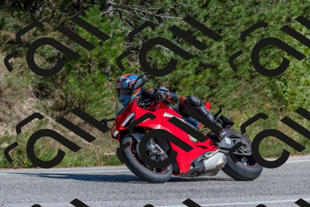 202509201443-DSC_3219_c4_