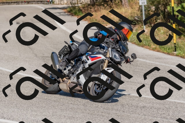 202509201450-DSC_3258_c4_