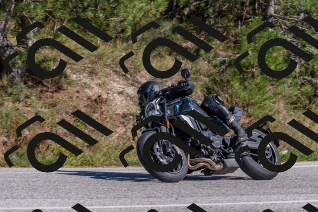 202509201458-DSC_3292_c4_