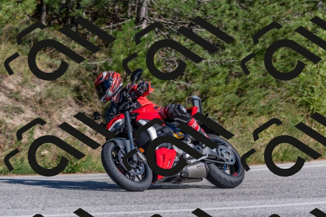 202509201536-DSC_3533_c4_