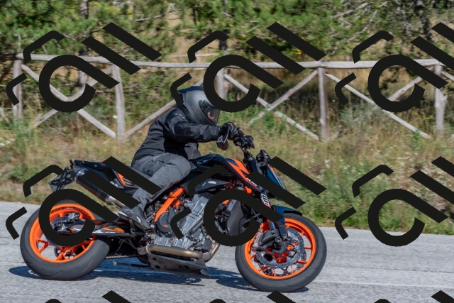 202509201540-DSC_3568_c4_