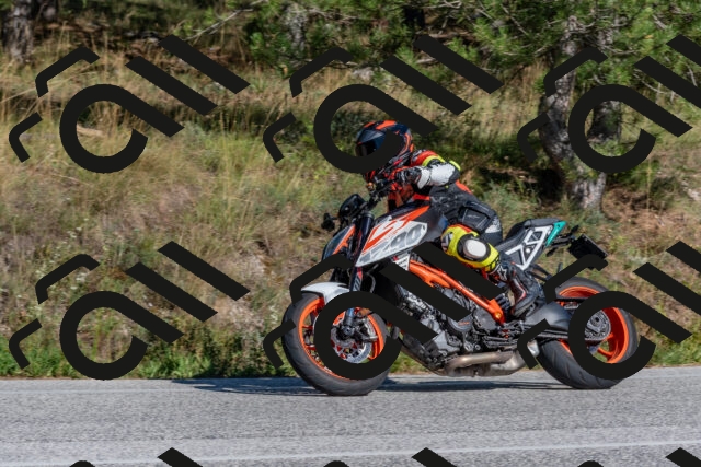 202509201542-DSC_3581_c4_