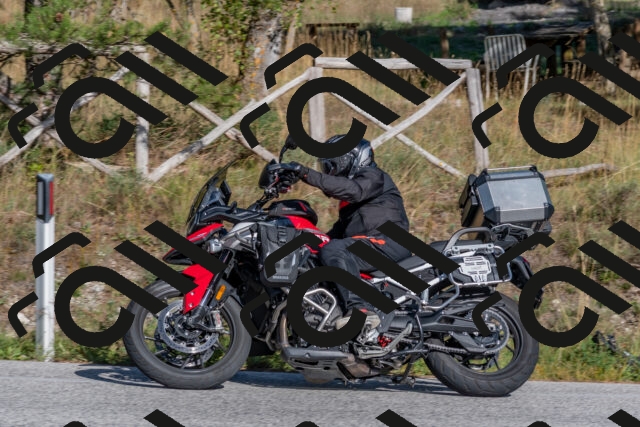 202509201612-DSC_3749_c4_