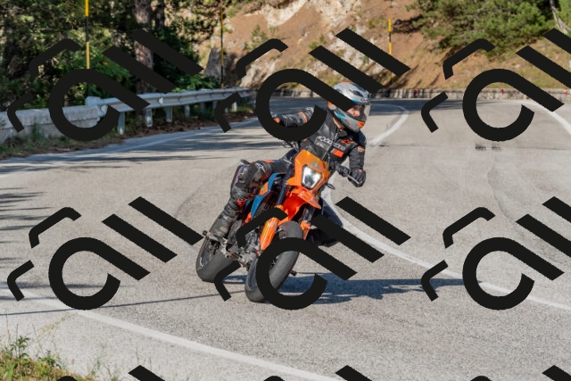 202509201613-DSC_3765_c4_