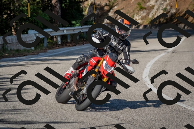 202509201619-DSC_3814_c4_