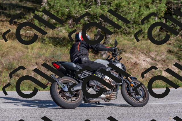 202509201622-DSC_3878_c4_