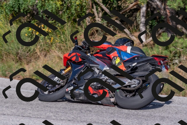 202509201629-DSC_3925_c4_