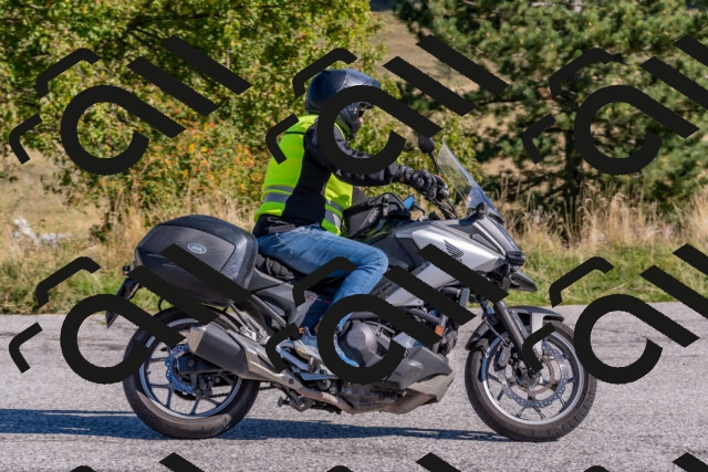 202509211035-DSC_4202_c4_